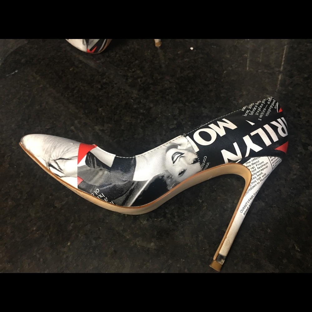 Gorgeous and Unique Pair Marilyn Monroe Heels 7 - Picture 6 of 12